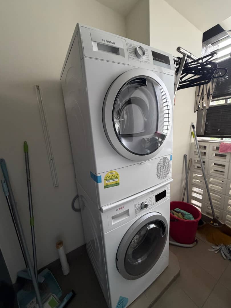 Washer and dryer stacked combo configuration