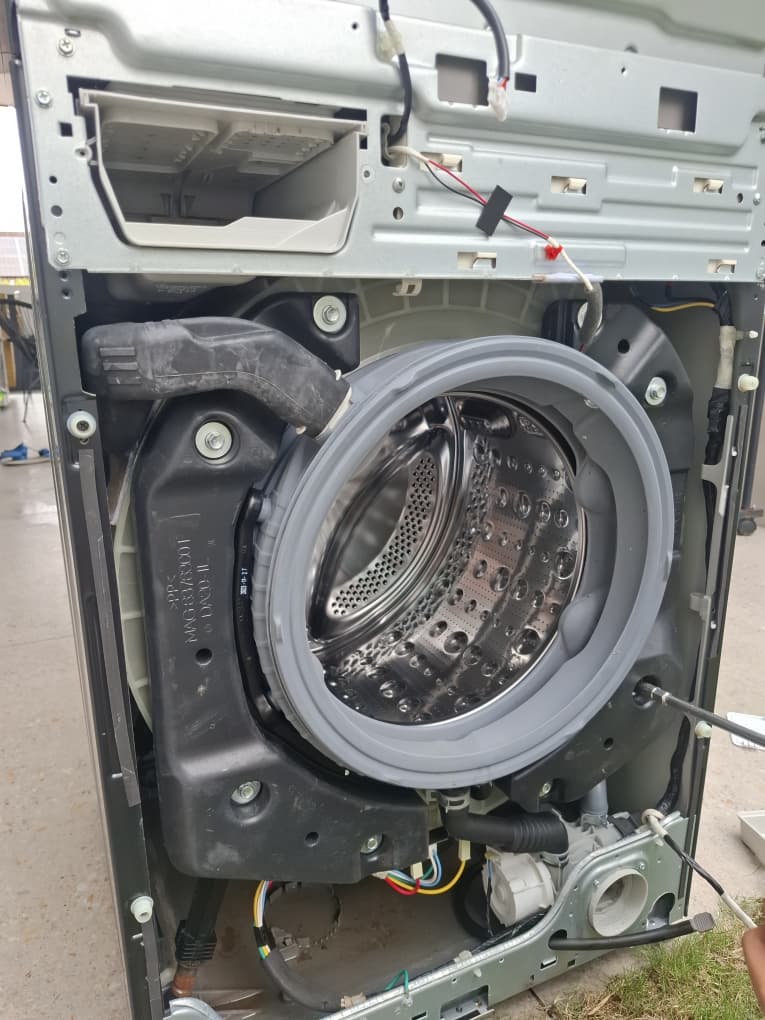 Gasket and rubber mould remediation inside frontloader washer